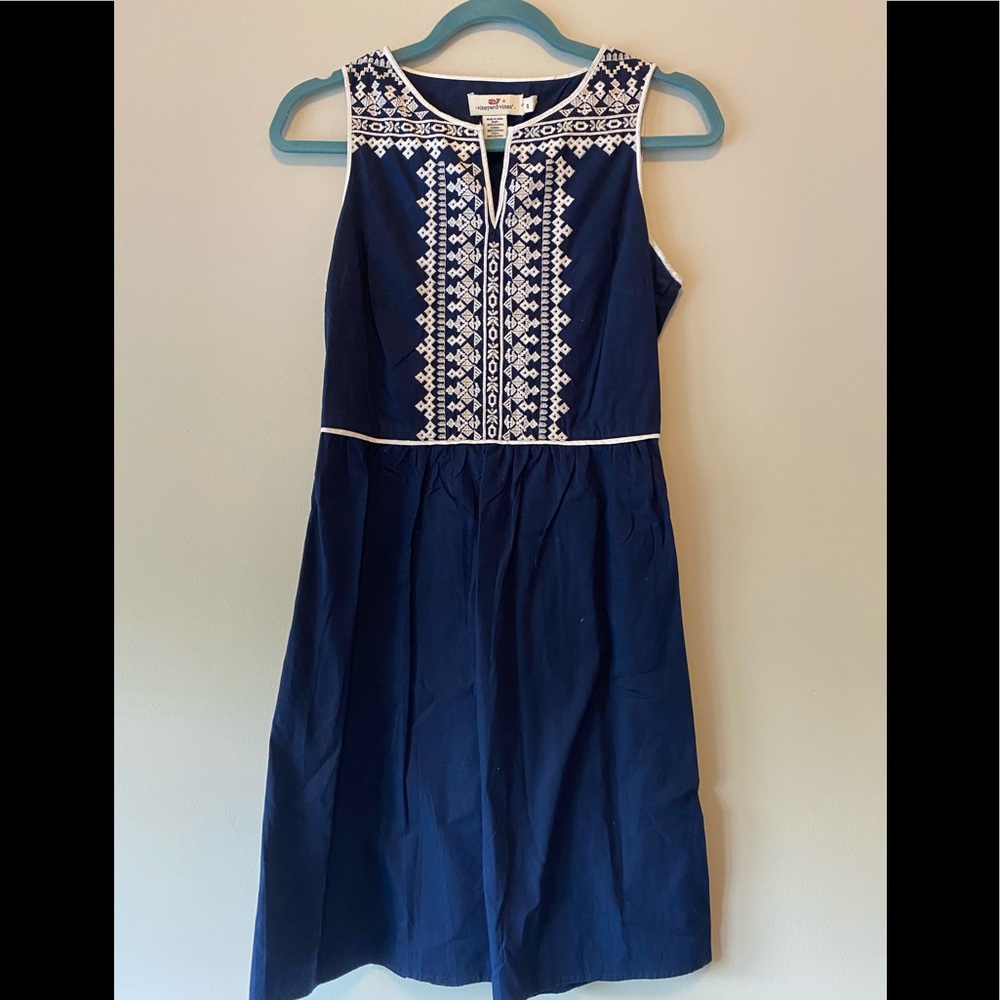 Vineyard Vines Navy Embroidered Dress EUC
